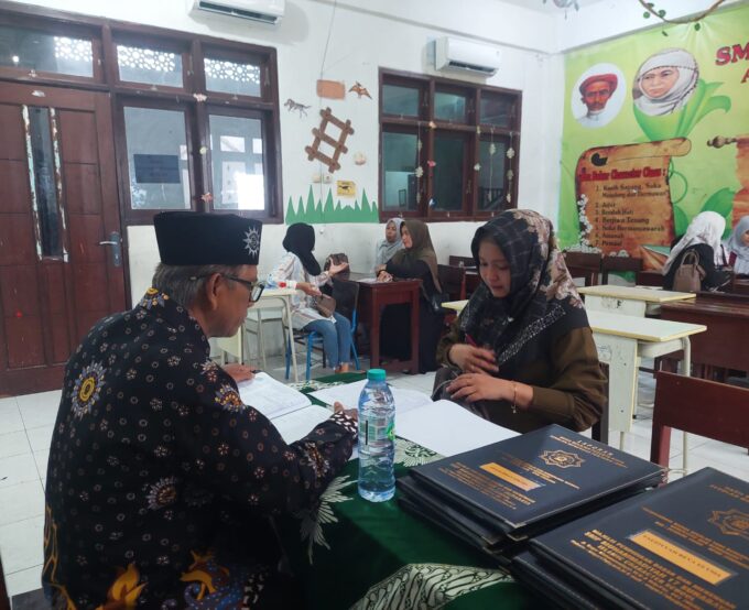 Penerimaan Rapor Semester Ganjil, Spemjitu Sukses Catat Tren Kenaikan Nilai Akademik